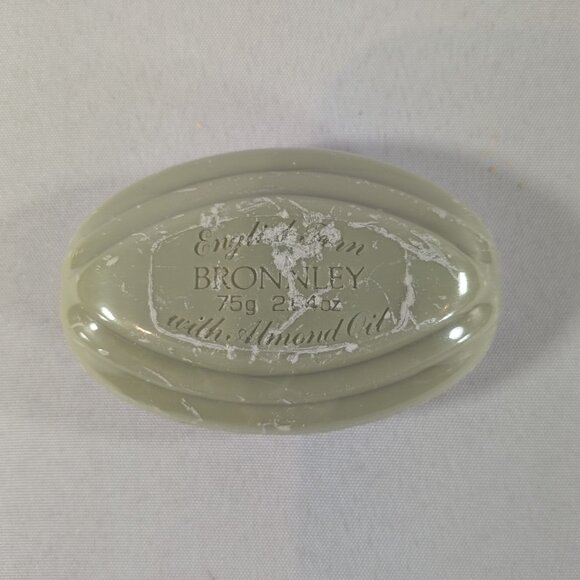 3 Lot Bronnley Bar Soap Country Herb Melissa Basil English Fern England 156g 75g - Picture 4 of 8